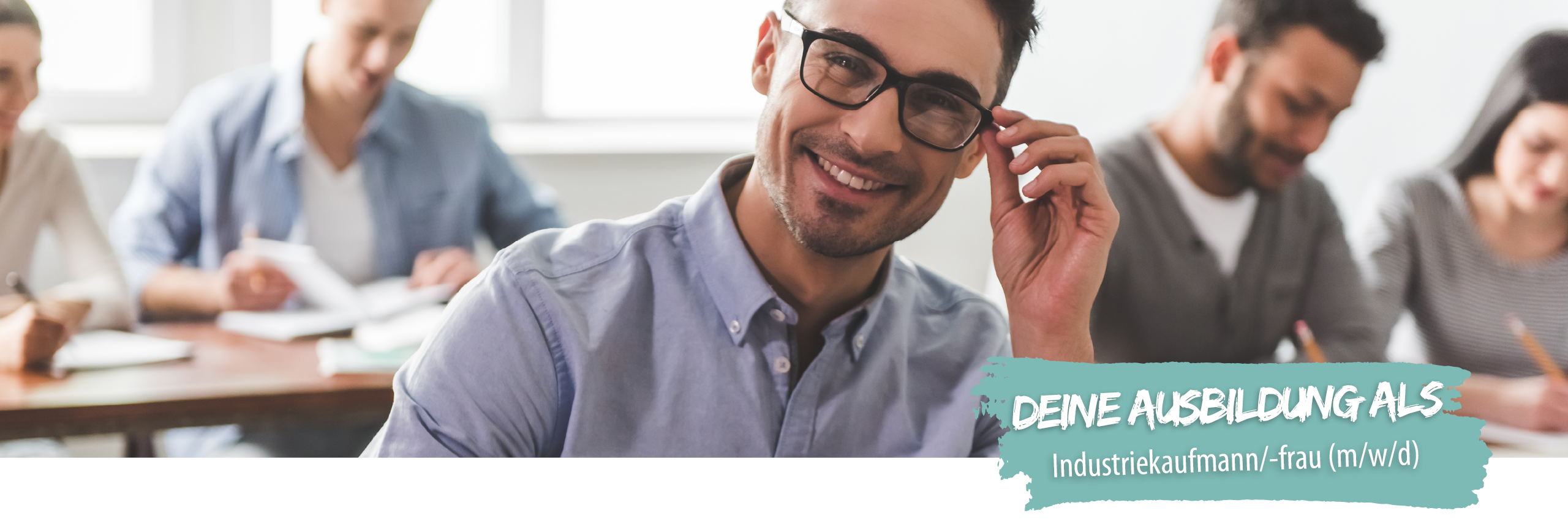 Header_Ausbildung_Industriekaufmann-frau